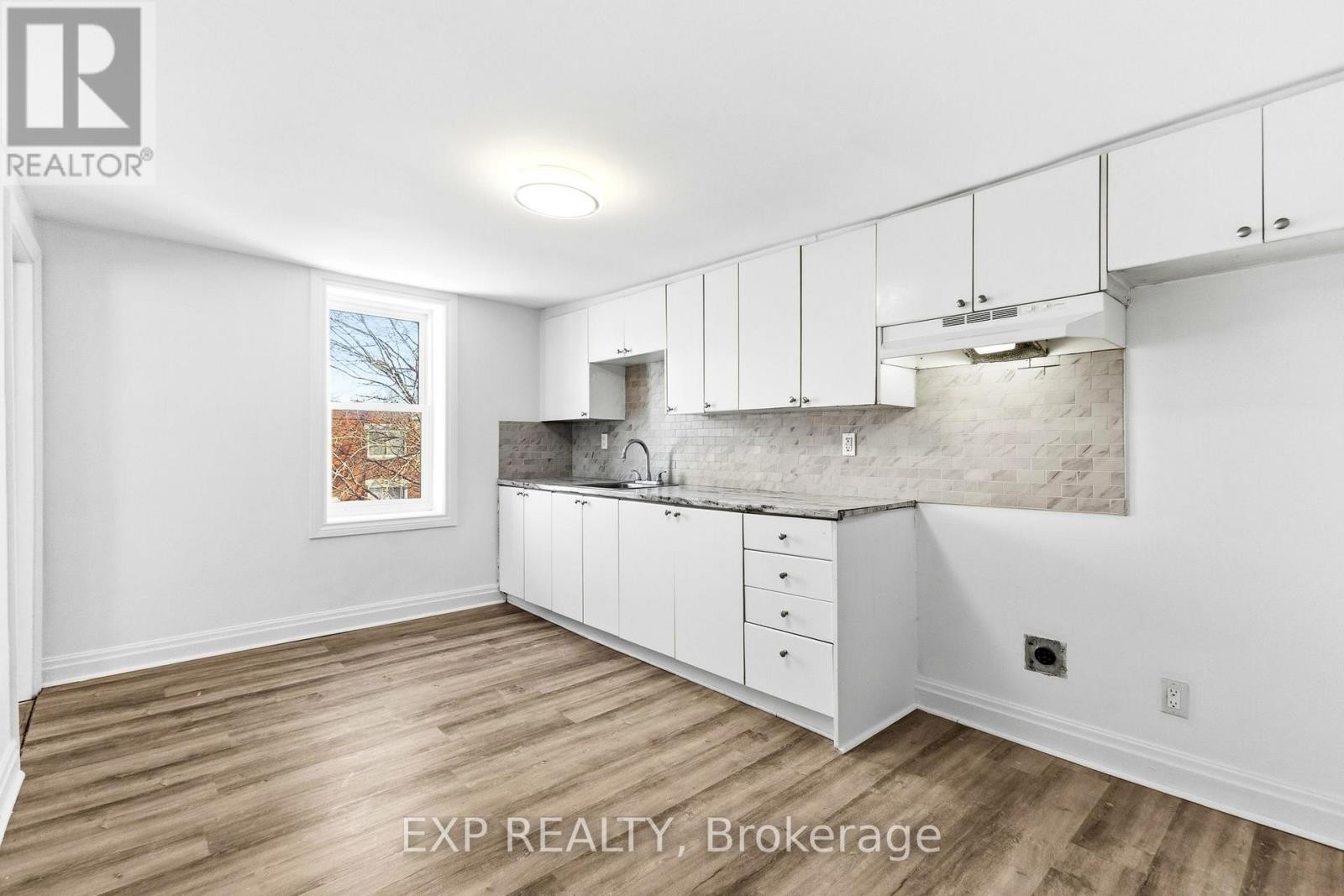 












278 ST JACQUES STREET

,
Ottawa,




Ontario
K1L5G7

