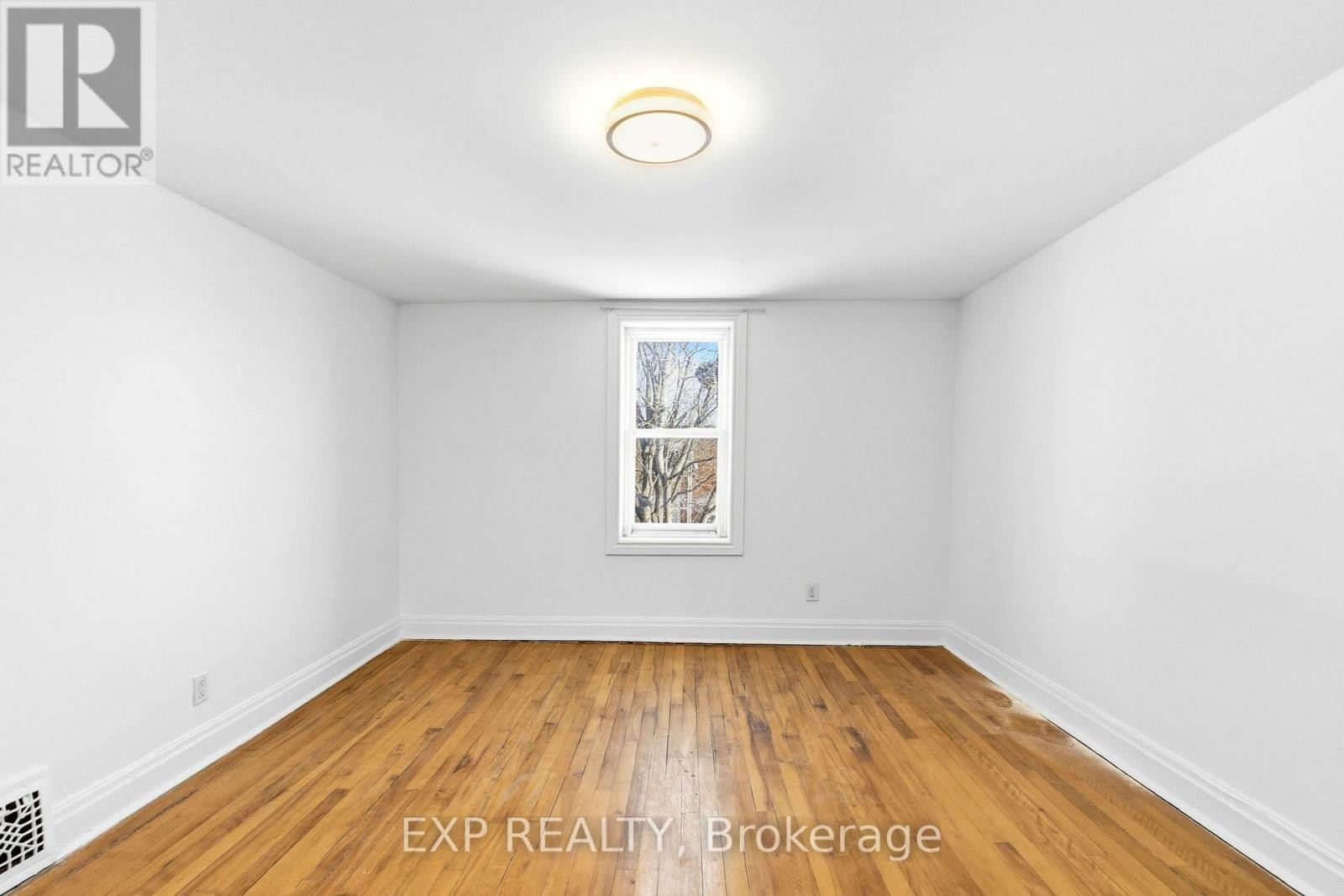 












278 ST JACQUES STREET

,
Ottawa,




Ontario
K1L5G7

