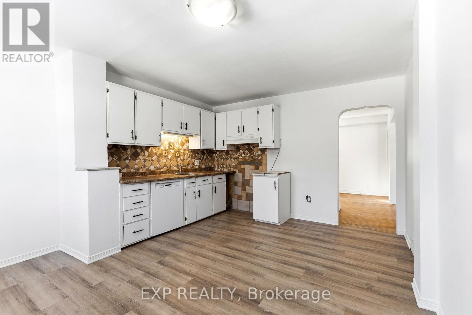 












278 ST JACQUES STREET

,
Ottawa,




Ontario
K1L5G7

