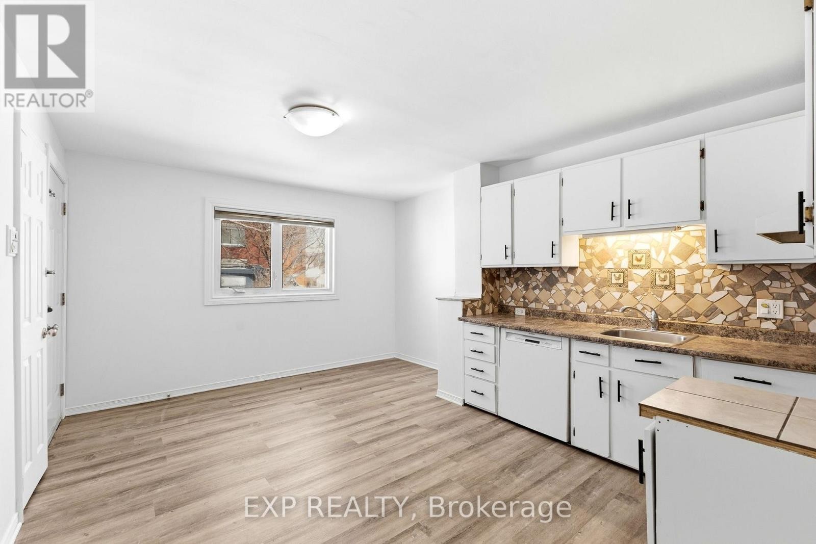 












278 ST JACQUES STREET

,
Ottawa,




Ontario
K1L5G7

