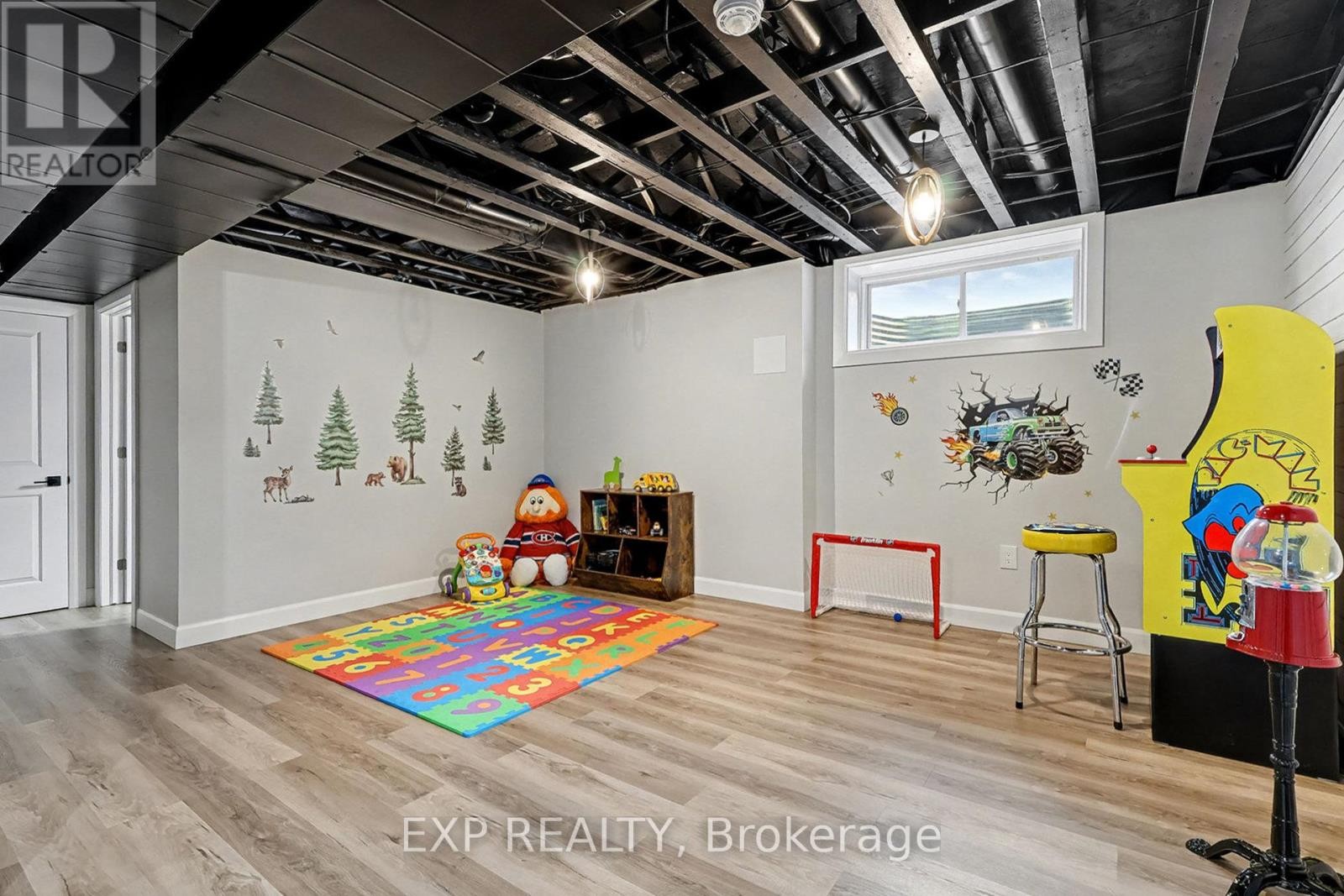 












200 NELLIE STREET

,
Clarence-Rockland,




Ontario
K0A2A0

