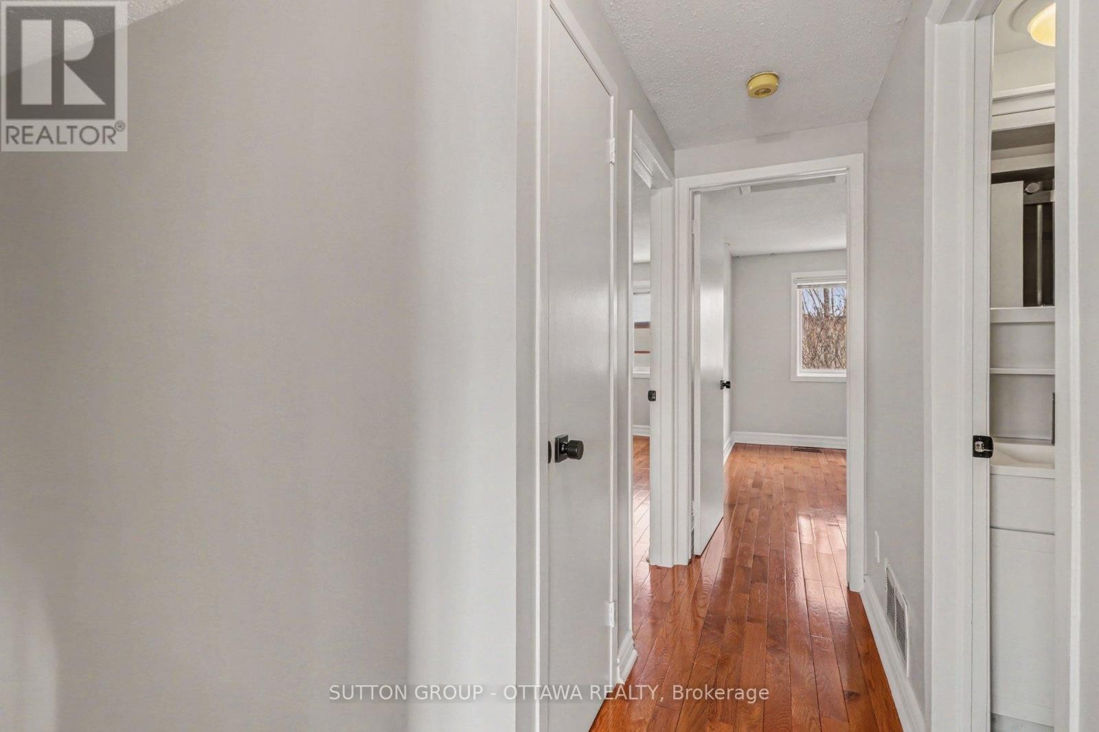 












1634 CHEEVERS CRESCENT

,
Ottawa,




Ontario
K4A2J5

