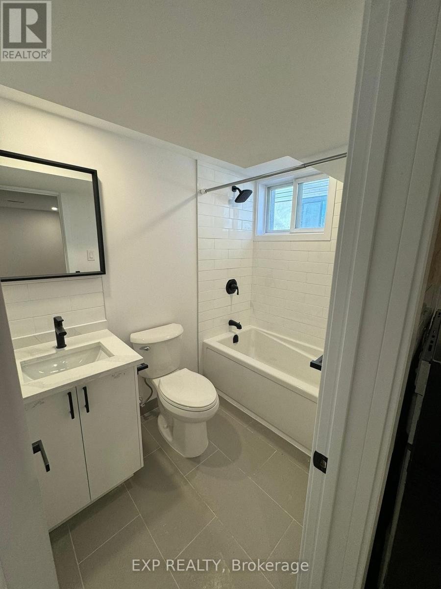 












1B - 2434 CLOVER STREET

,
Ottawa,




Ontario
K1V8G5

