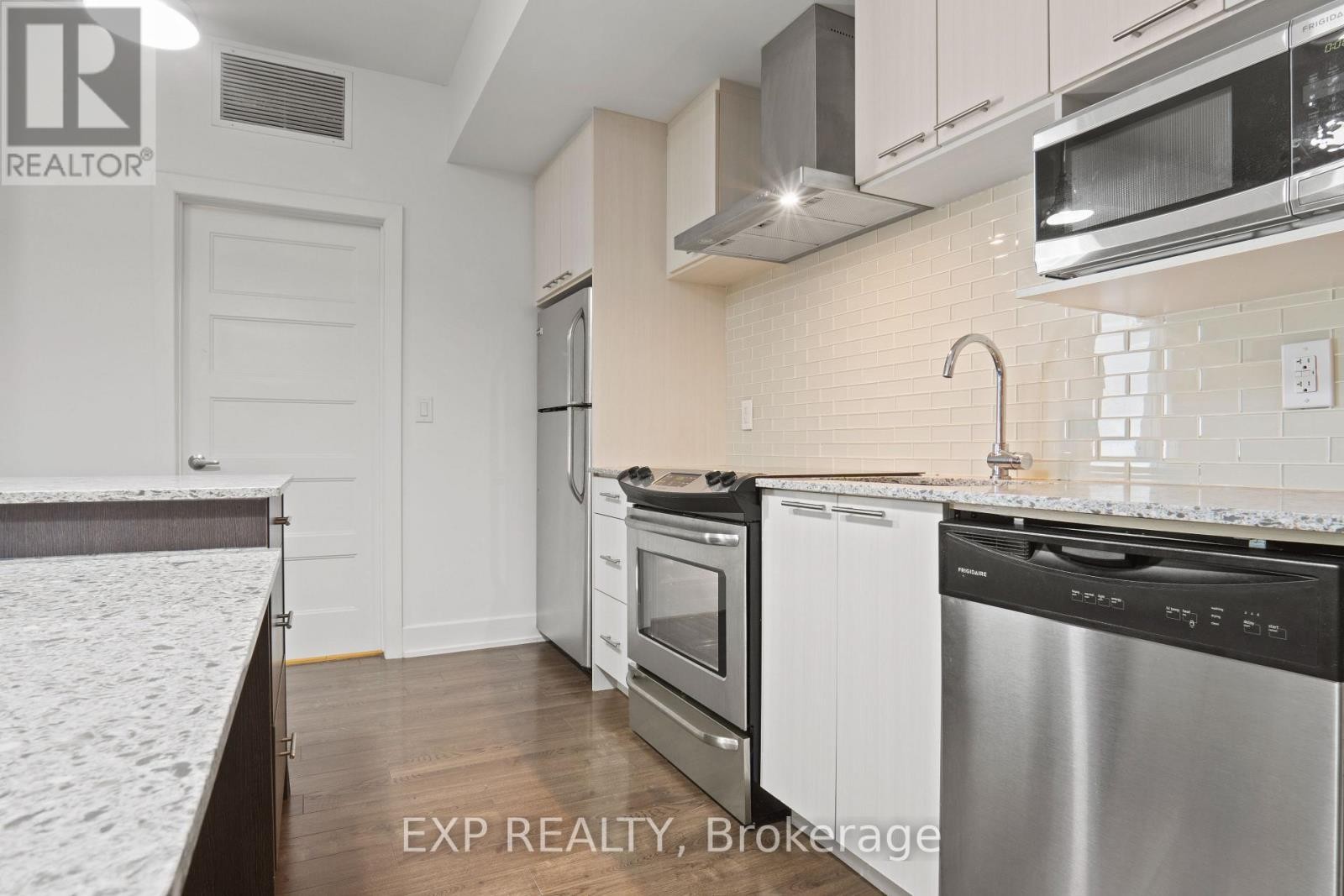 












108 - 2785 BASELINE ROAD

,
Ottawa,




Ontario
K2H0B7

