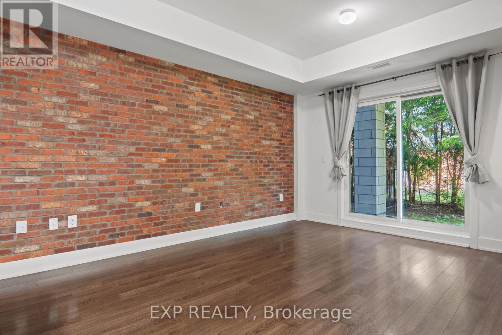 












108 - 2785 BASELINE ROAD

,
Ottawa,




Ontario
K2H0B7

