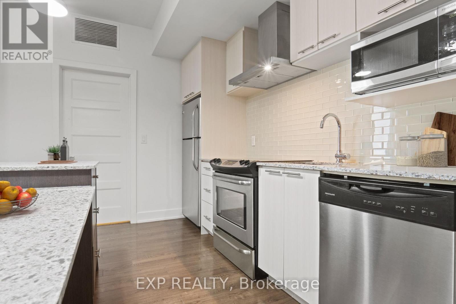 












108 - 2785 BASELINE ROAD

,
Ottawa,




Ontario
K2H0B7

