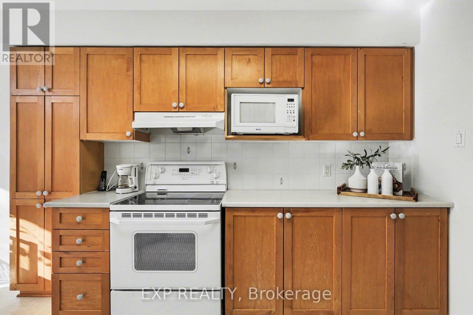 












89 INVERKIP AVENUE

,
Ottawa,




Ontario
K1T4B9

