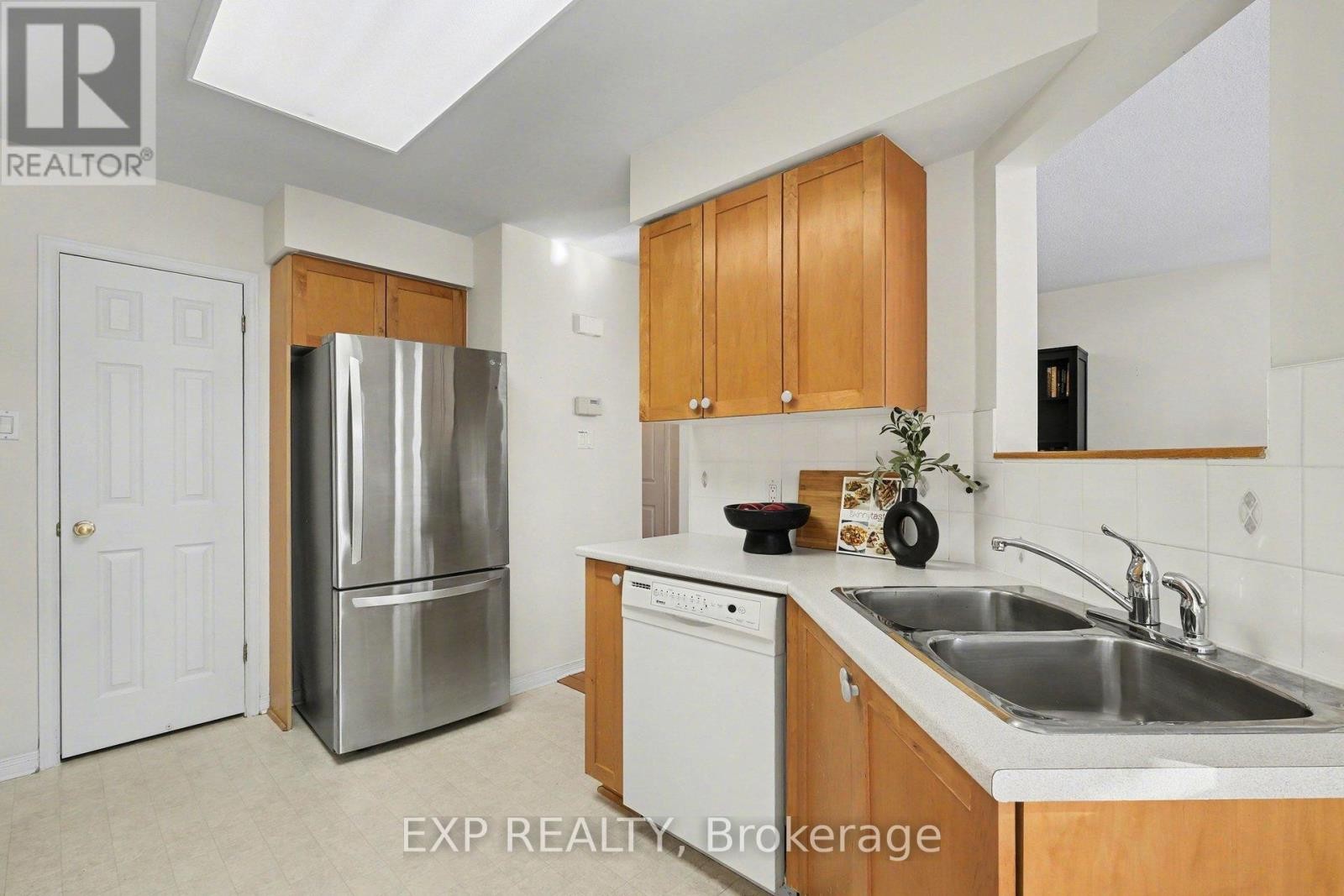 












89 INVERKIP AVENUE

,
Ottawa,




Ontario
K1T4B9

