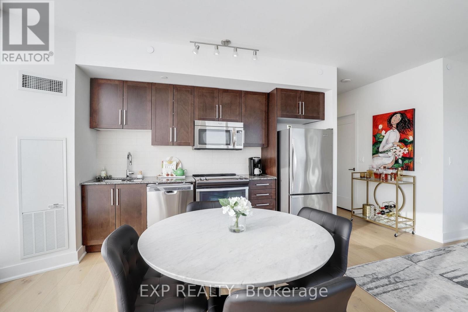 












810 - 485 RICHMOND ROAD

,
Ottawa,




Ontario
K2A3W9

