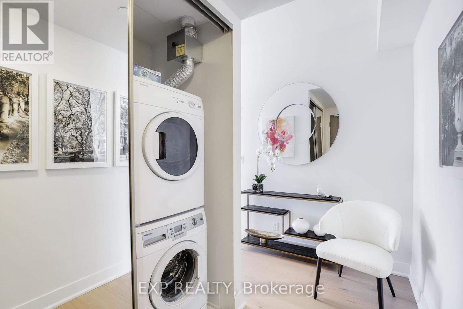 












810 - 485 RICHMOND ROAD

,
Ottawa,




Ontario
K2A3W9

