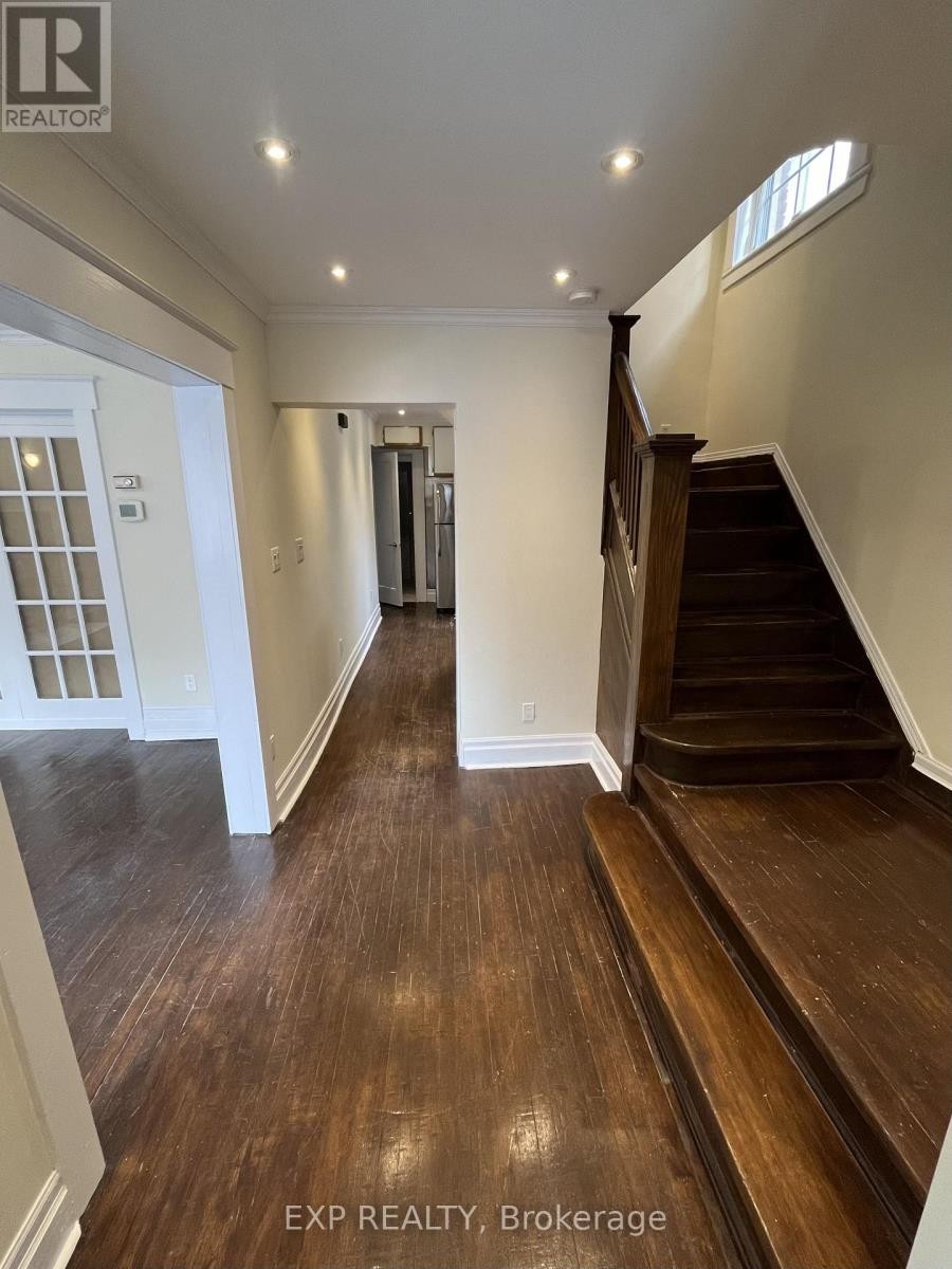 












505 BRONSON AVENUE

,
Ottawa,




Ontario
K1R6J8

