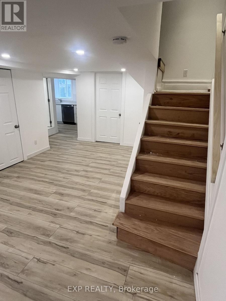 












505 BRONSON AVENUE

,
Ottawa,




Ontario
K1R6J8

