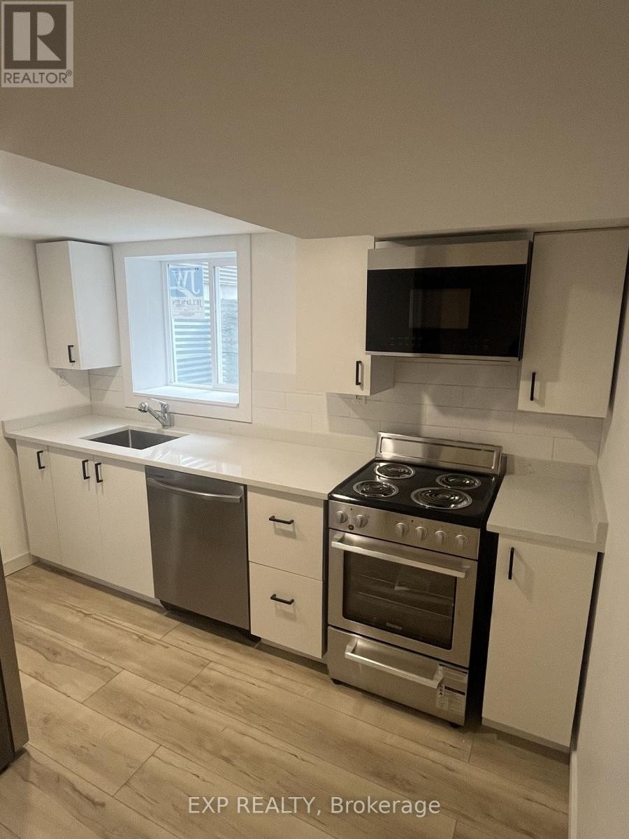 












505 BRONSON AVENUE

,
Ottawa,




Ontario
K1R6J8

