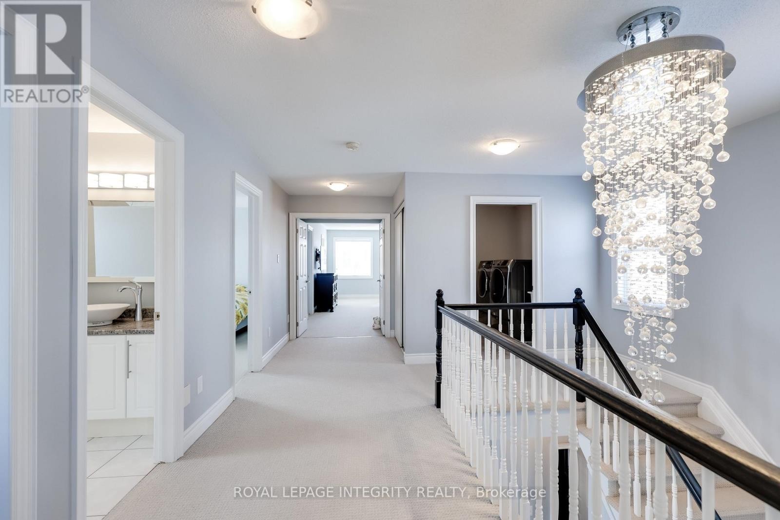 












432 TILLSONBURG STREET

,
Ottawa,




Ontario
K2T0C4

