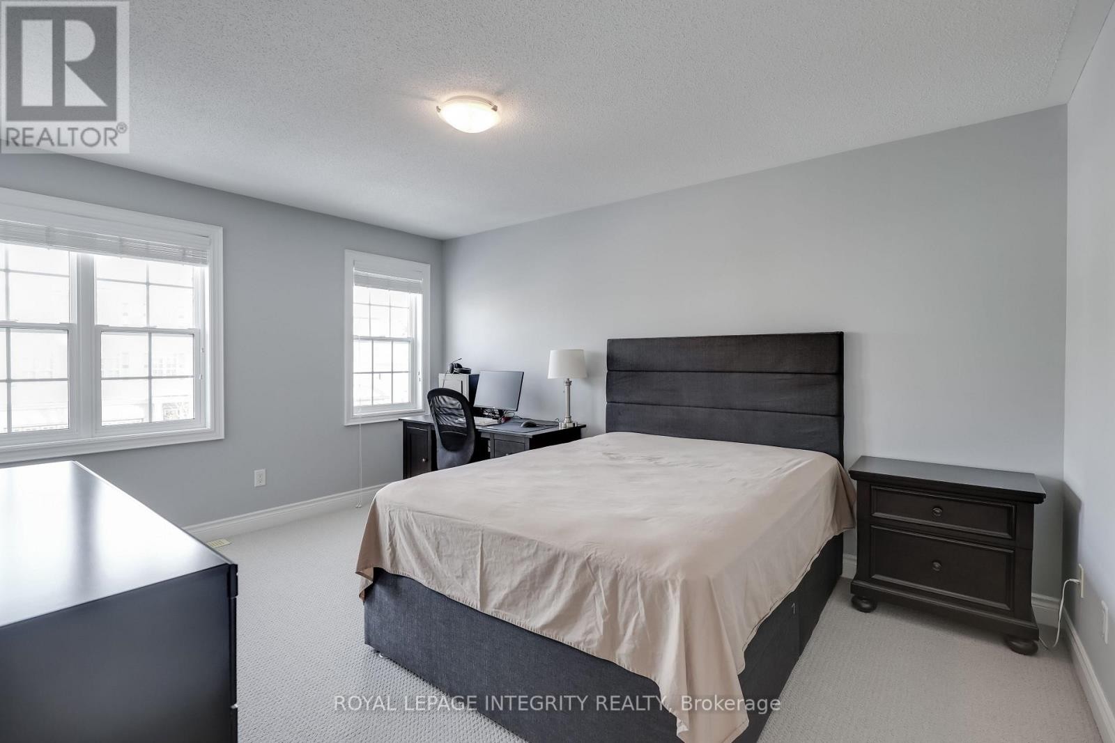 












432 TILLSONBURG STREET

,
Ottawa,




Ontario
K2T0C4

