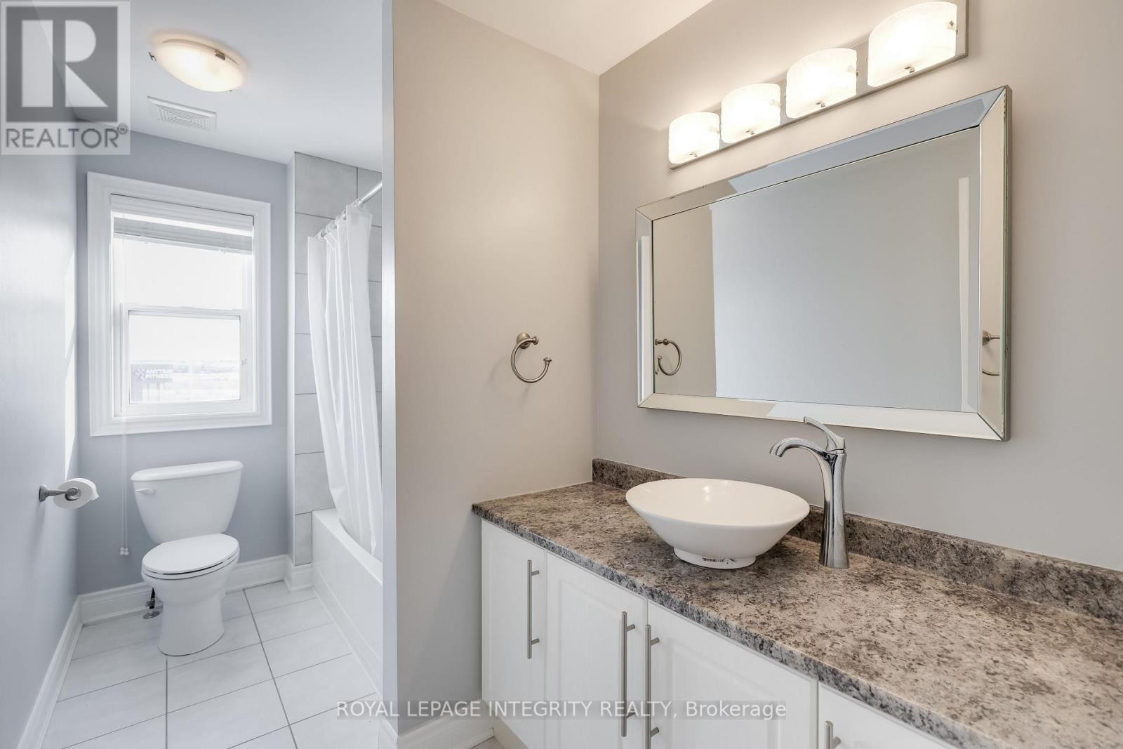 












432 TILLSONBURG STREET

,
Ottawa,




Ontario
K2T0C4

