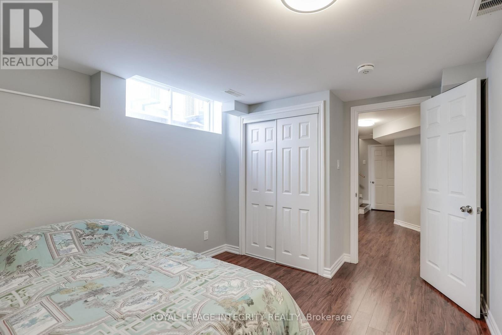 












432 TILLSONBURG STREET

,
Ottawa,




Ontario
K2T0C4

