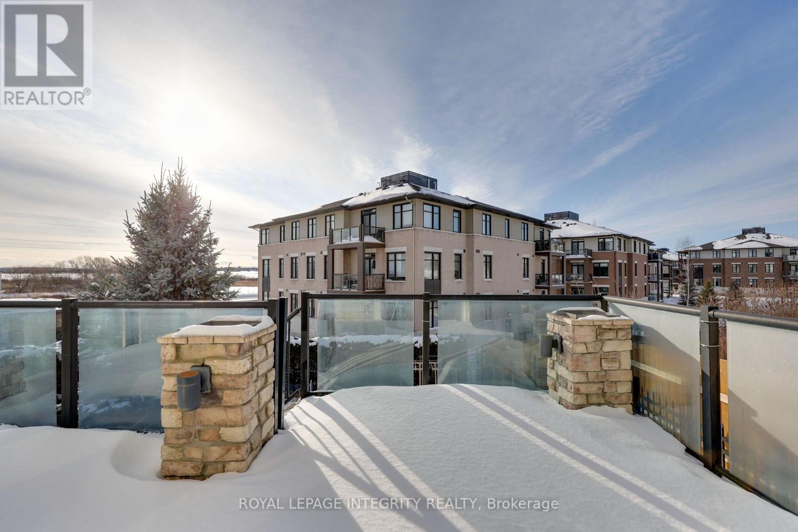 












432 TILLSONBURG STREET

,
Ottawa,




Ontario
K2T0C4

