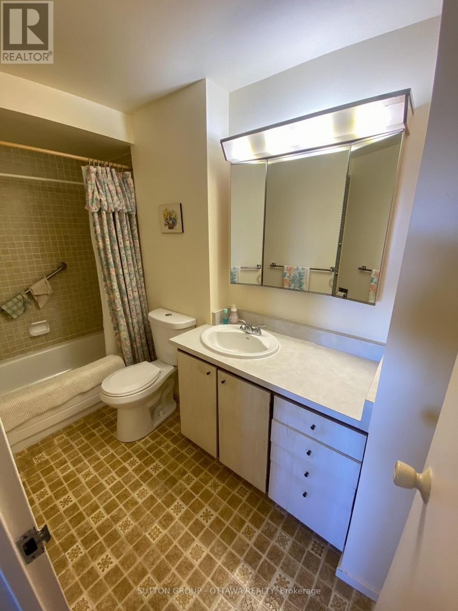 












603 - 1599 LASSITER TERRACE

,
Ottawa,




Ontario
K1J8R6

