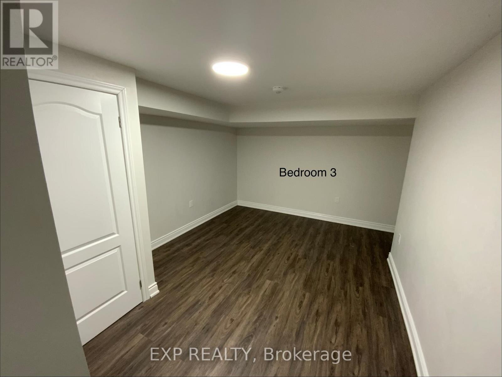 












B - 923 GUINNESS CRESCENT

,
Ottawa,




Ontario
K2C3H2

