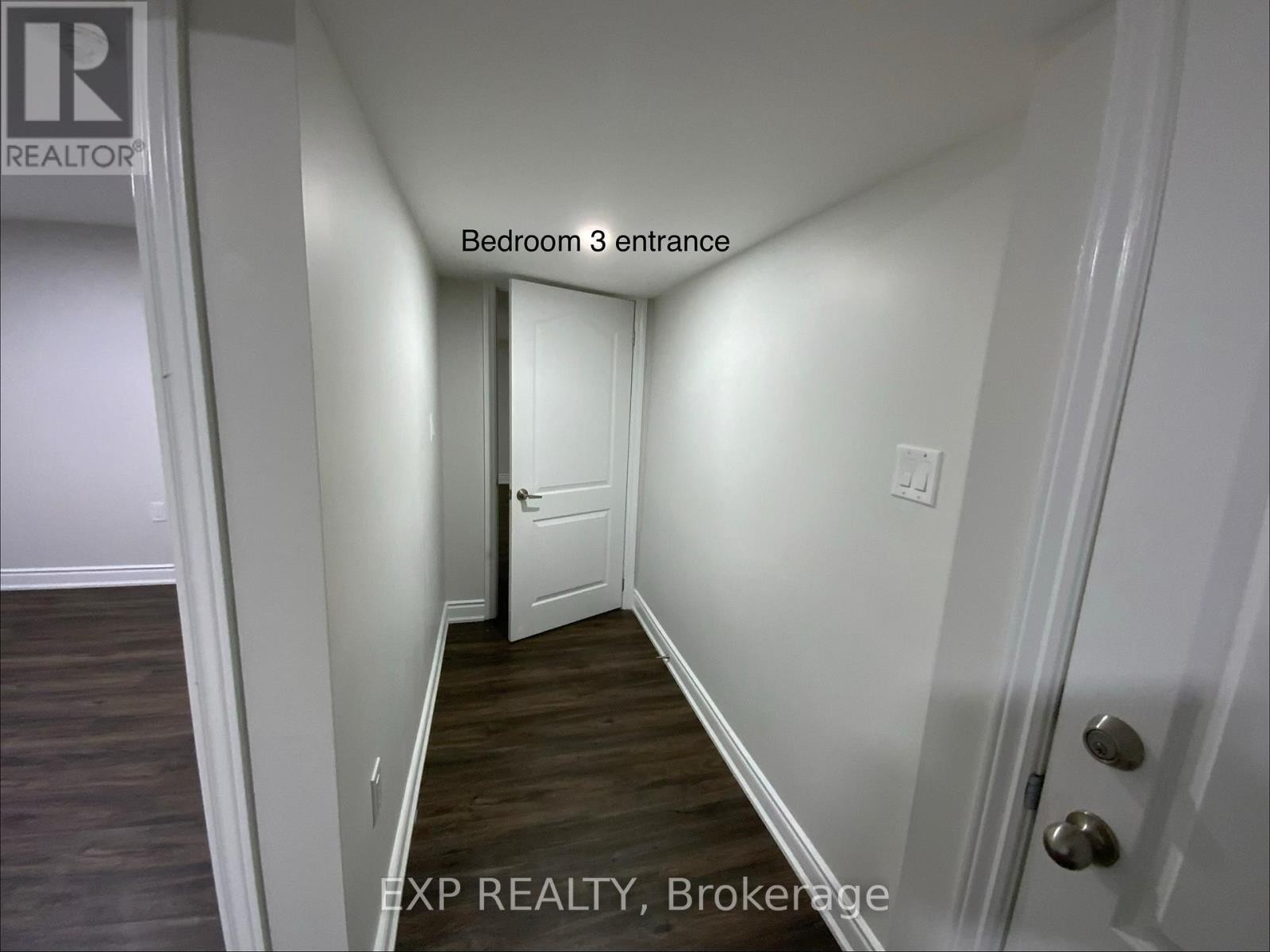 












B - 923 GUINNESS CRESCENT

,
Ottawa,




Ontario
K2C3H2

