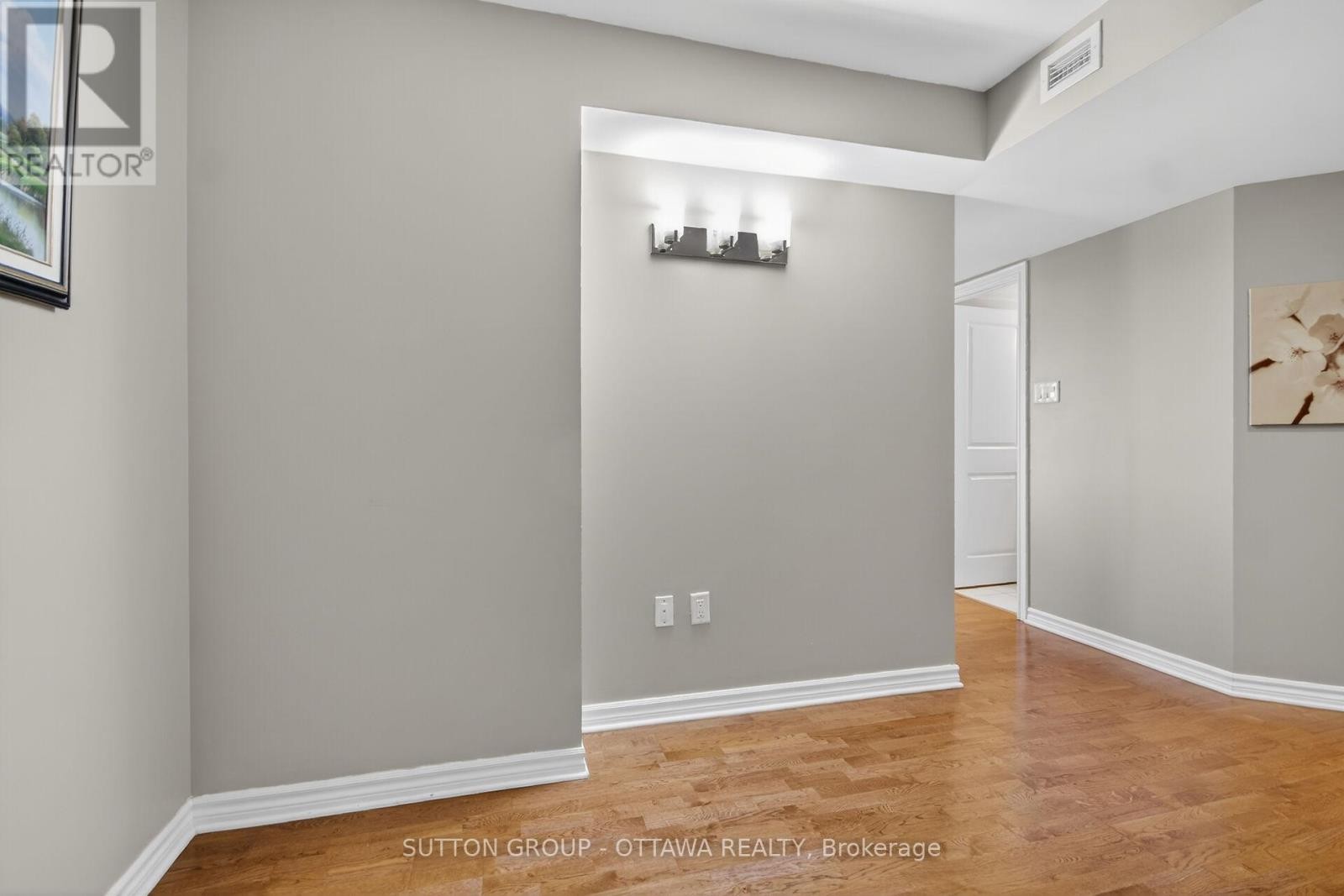 












507 - 314 CENTRAL PARK DRIVE

,
Ottawa,




Ontario
K2C0R2

