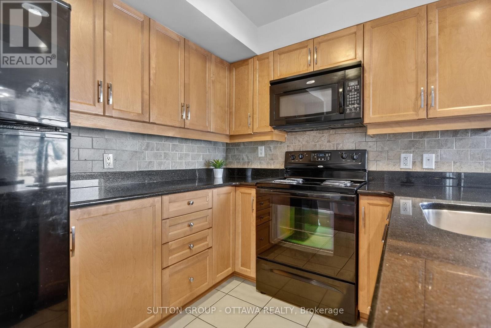 












507 - 314 CENTRAL PARK DRIVE

,
Ottawa,




Ontario
K2C0R2

