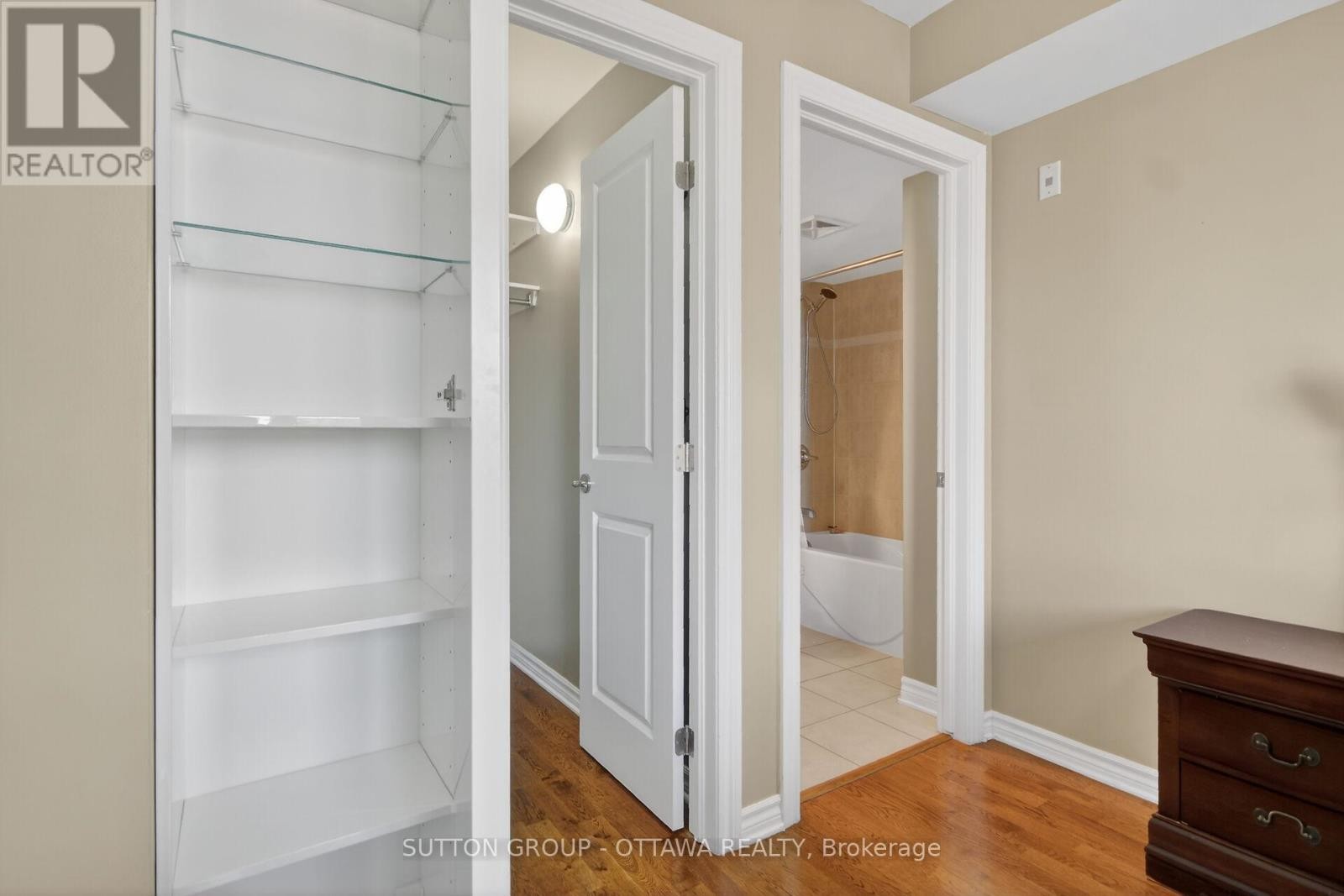 












507 - 314 CENTRAL PARK DRIVE

,
Ottawa,




Ontario
K2C0R2

