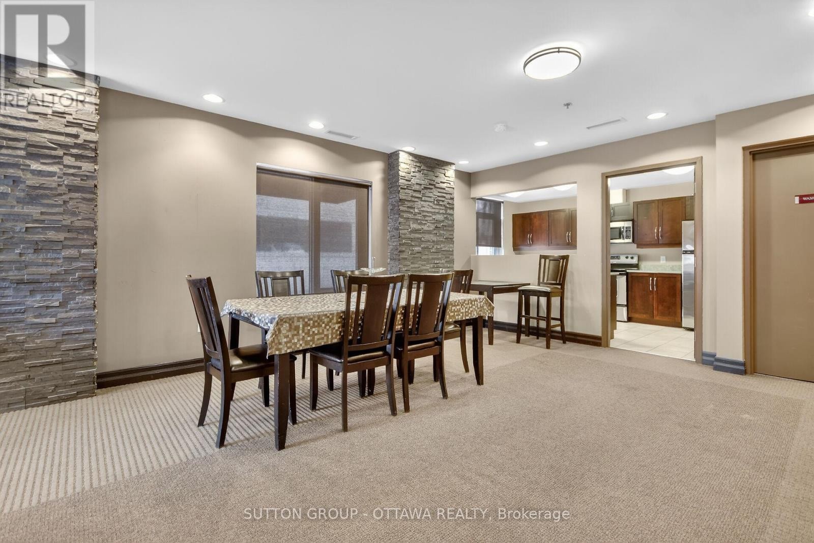 












507 - 314 CENTRAL PARK DRIVE

,
Ottawa,




Ontario
K2C0R2

