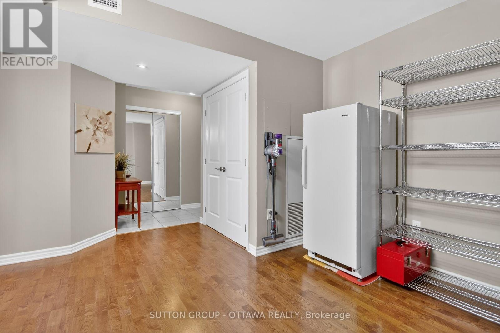 












507 - 314 CENTRAL PARK DRIVE

,
Ottawa,




Ontario
K2C0R2

