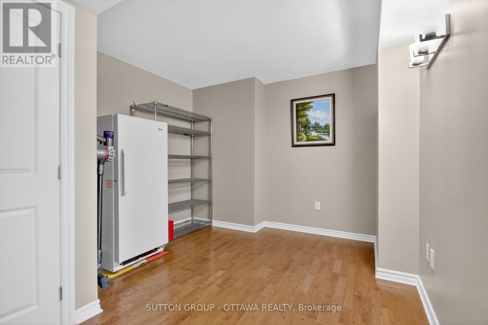 












507 - 314 CENTRAL PARK DRIVE

,
Ottawa,




Ontario
K2C0R2

