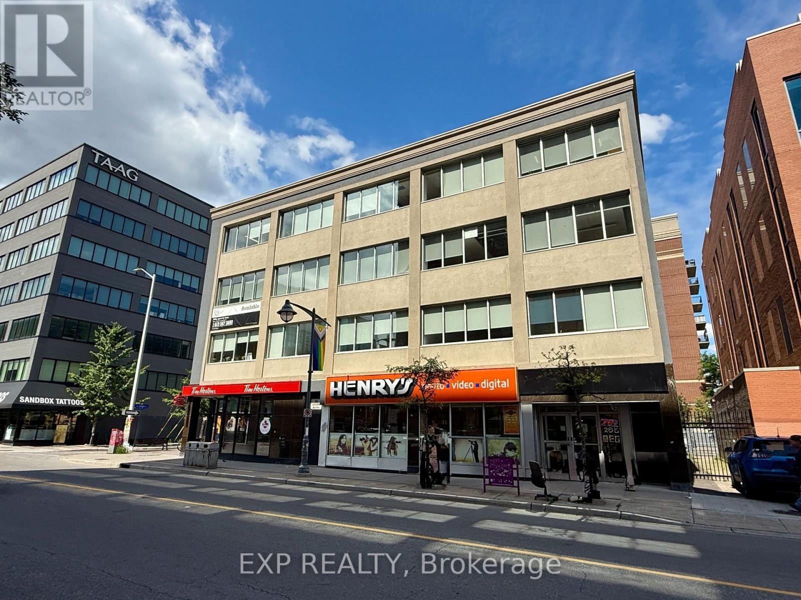 












396 COOPER STREET

,
Ottawa,




Ontario
K2P2H7

