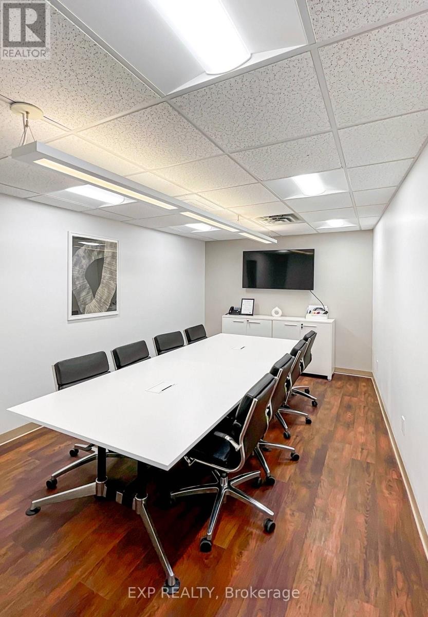 












396 COOPER STREET

,
Ottawa,




Ontario
K2P2H7

