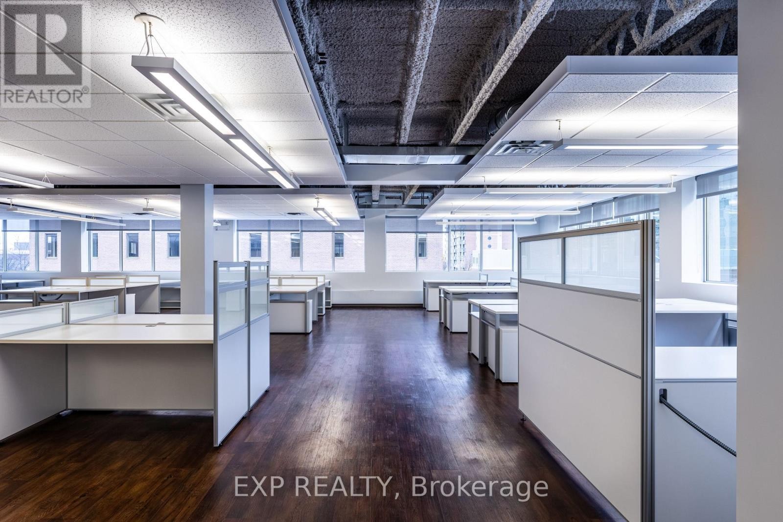 












396 COOPER STREET

,
Ottawa,




Ontario
K2P2H7


