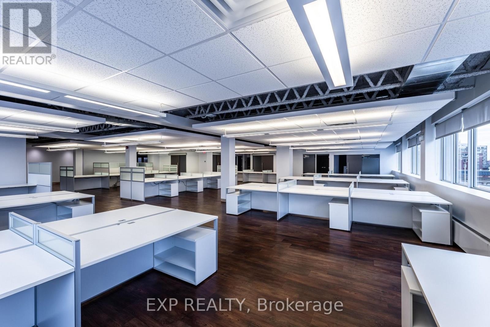 












396 COOPER STREET

,
Ottawa,




Ontario
K2P2H7

