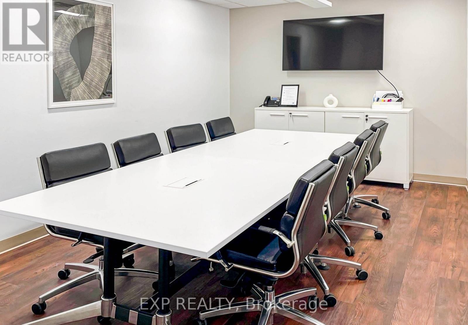 












396 COOPER STREET

,
Ottawa,




Ontario
K2P2H7

