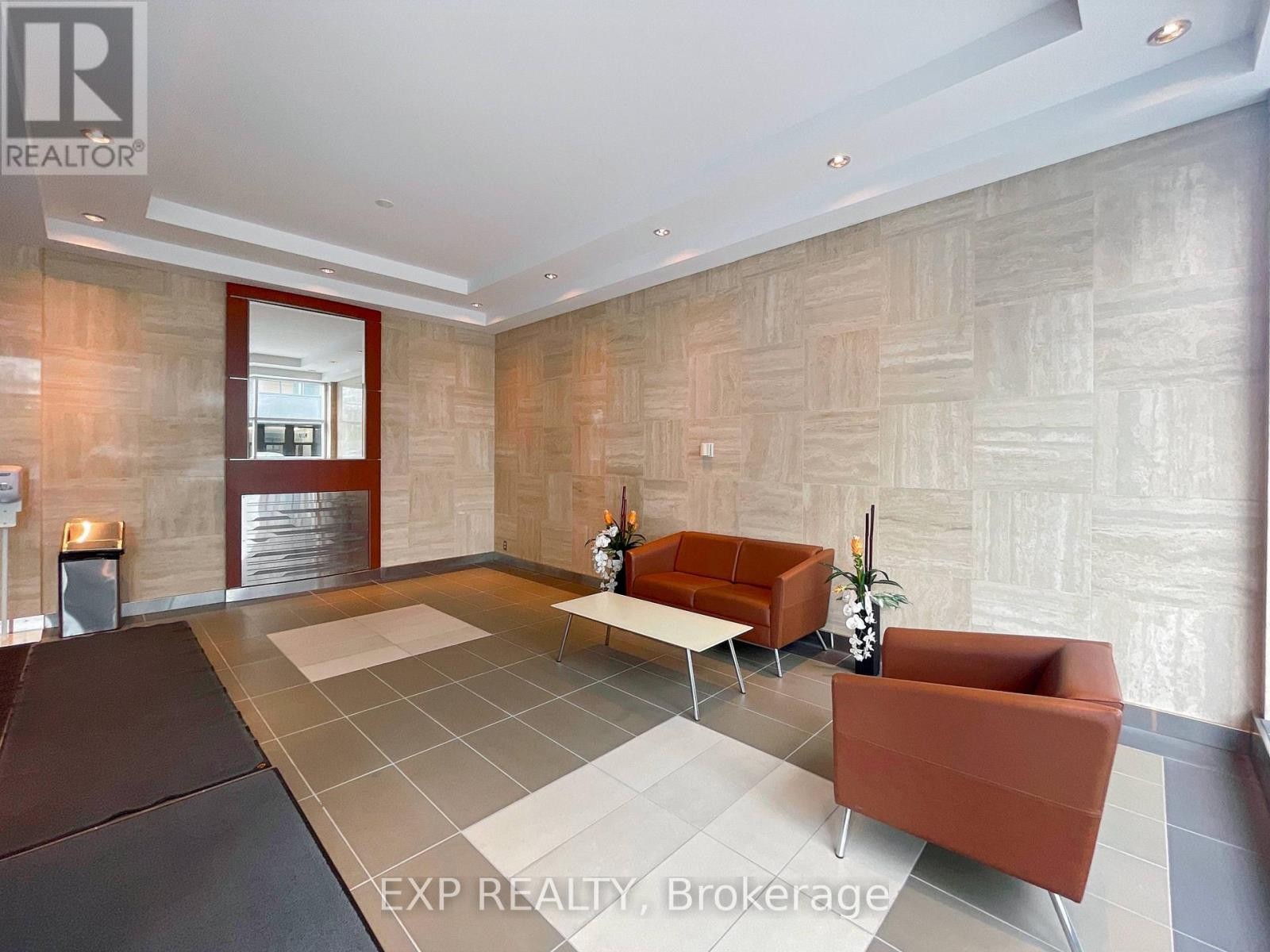 












396 COOPER STREET

,
Ottawa,




Ontario
K2P2H7


