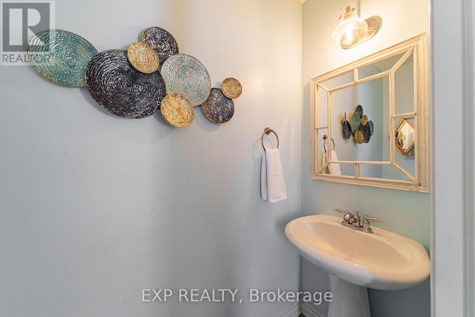 












601 ROSEHILL AVENUE

,
Ottawa,




Ontario
K2S0K3

