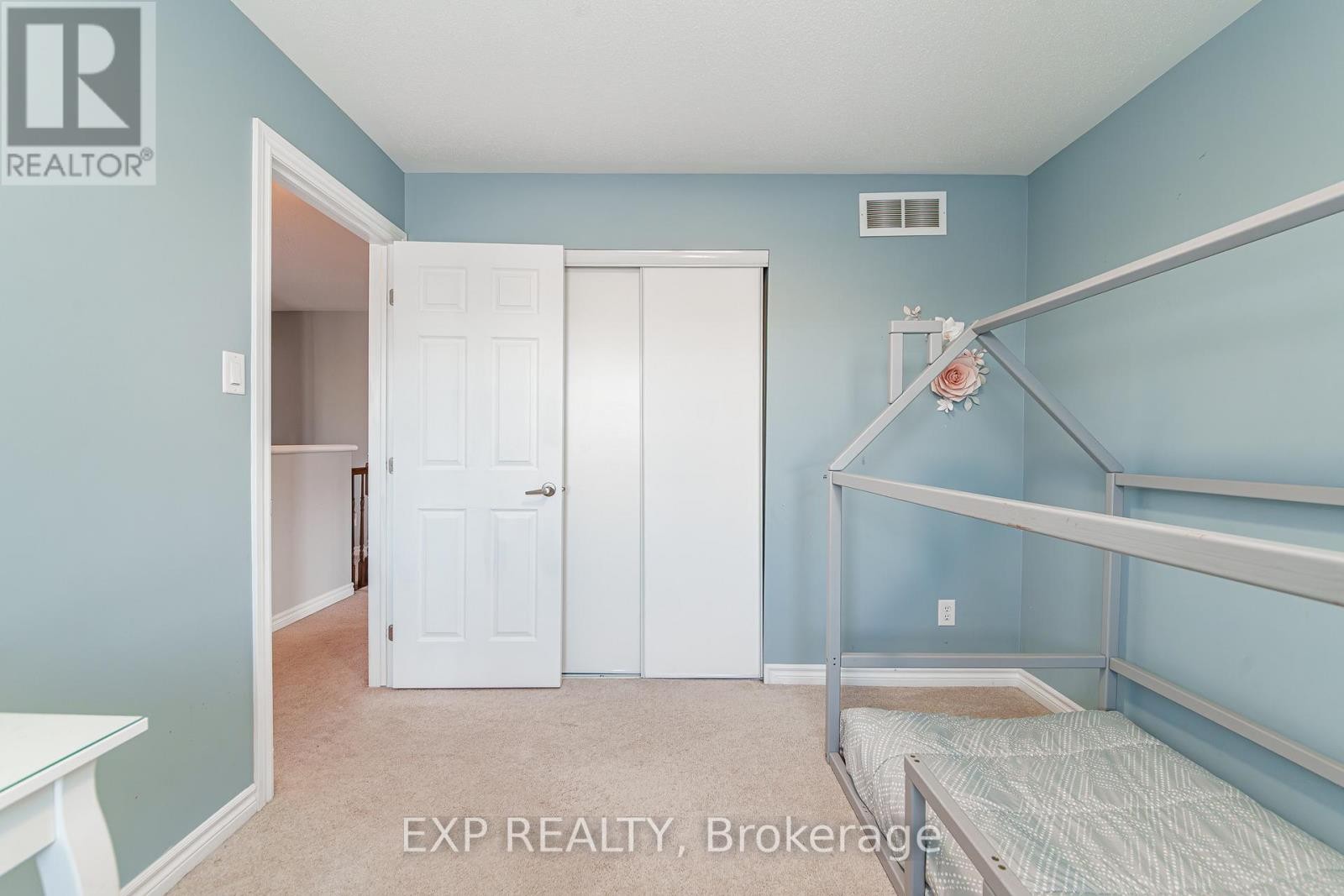 












601 ROSEHILL AVENUE

,
Ottawa,




Ontario
K2S0K3

