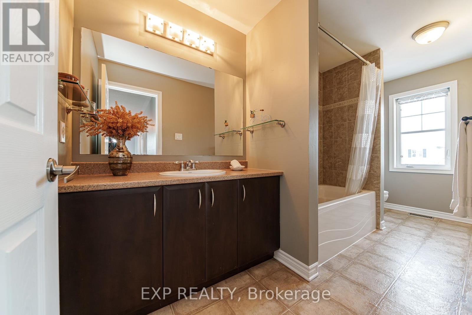 












601 ROSEHILL AVENUE

,
Ottawa,




Ontario
K2S0K3

