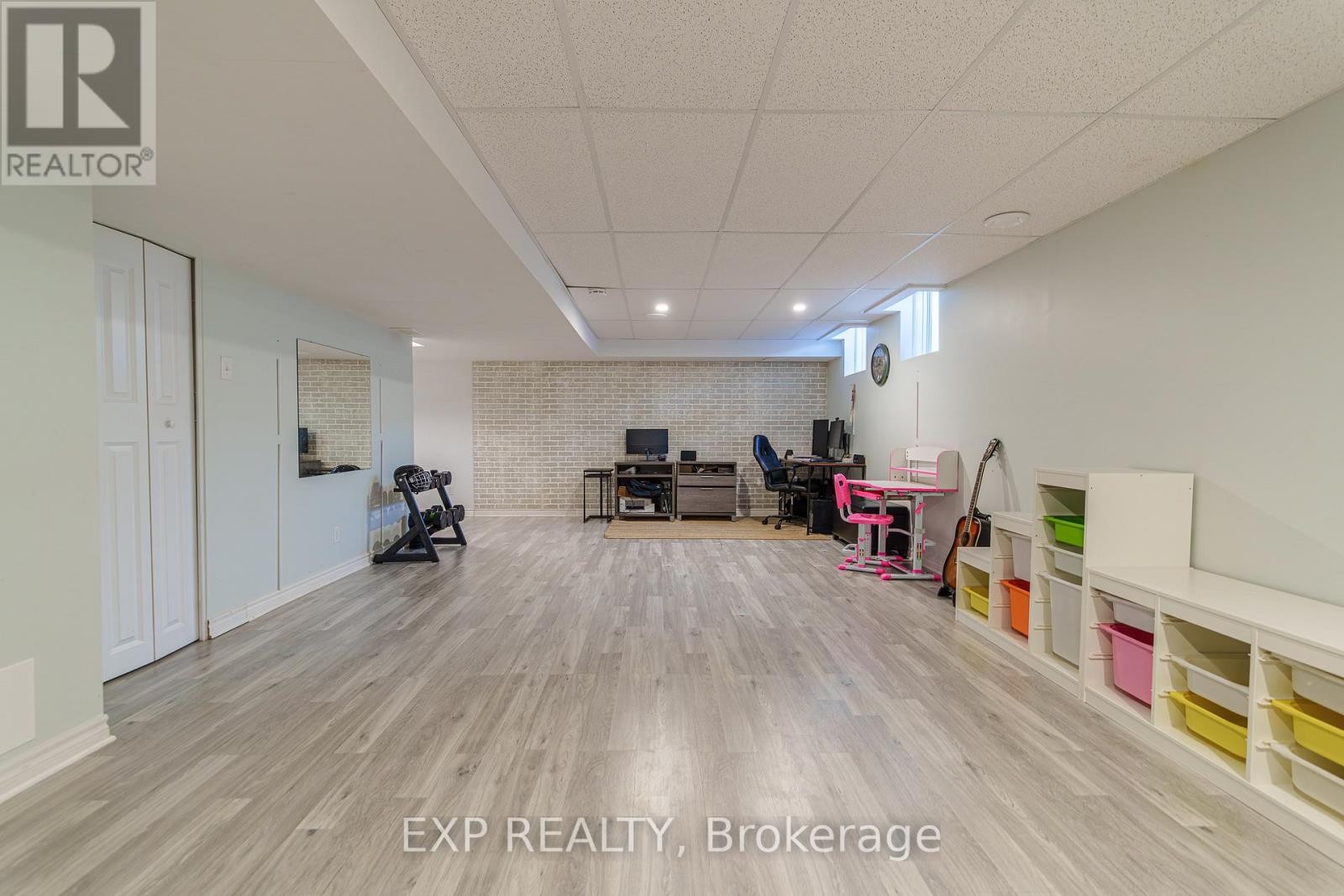 












601 ROSEHILL AVENUE

,
Ottawa,




Ontario
K2S0K3

