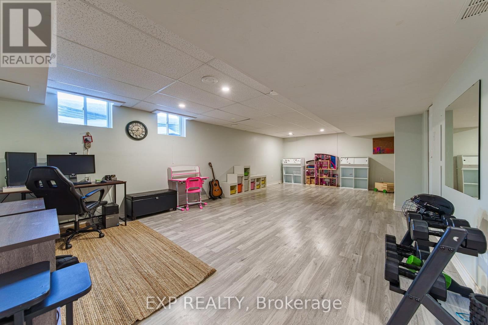 












601 ROSEHILL AVENUE

,
Ottawa,




Ontario
K2S0K3

