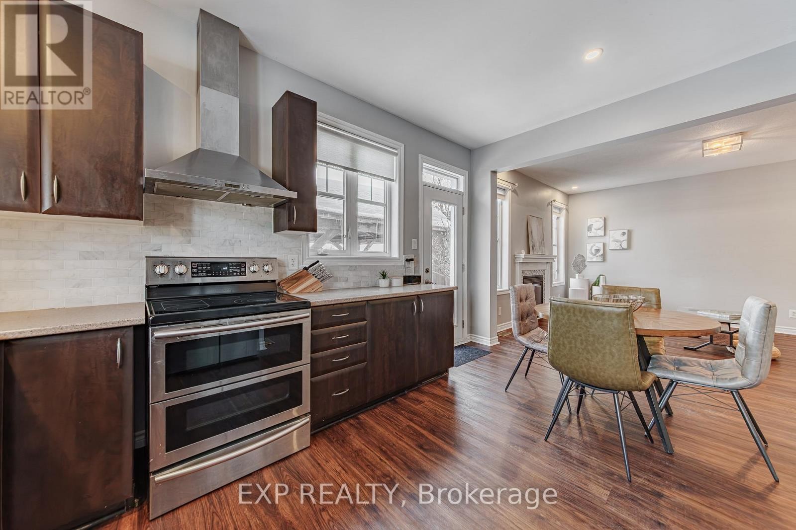 












601 ROSEHILL AVENUE

,
Ottawa,




Ontario
K2S0K3

