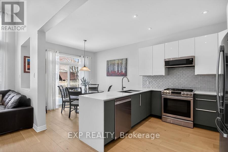 












4313 GOLDENEYE WAY

,
Ottawa,




Ontario
K1V2H2

