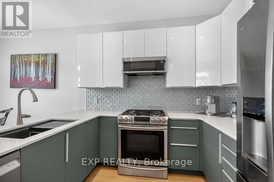 












4313 GOLDENEYE WAY

,
Ottawa,




Ontario
K1V2H2

