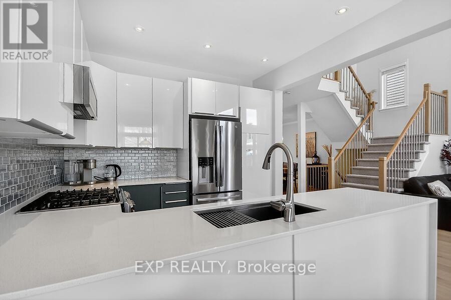 












4313 GOLDENEYE WAY

,
Ottawa,




Ontario
K1V2H2

