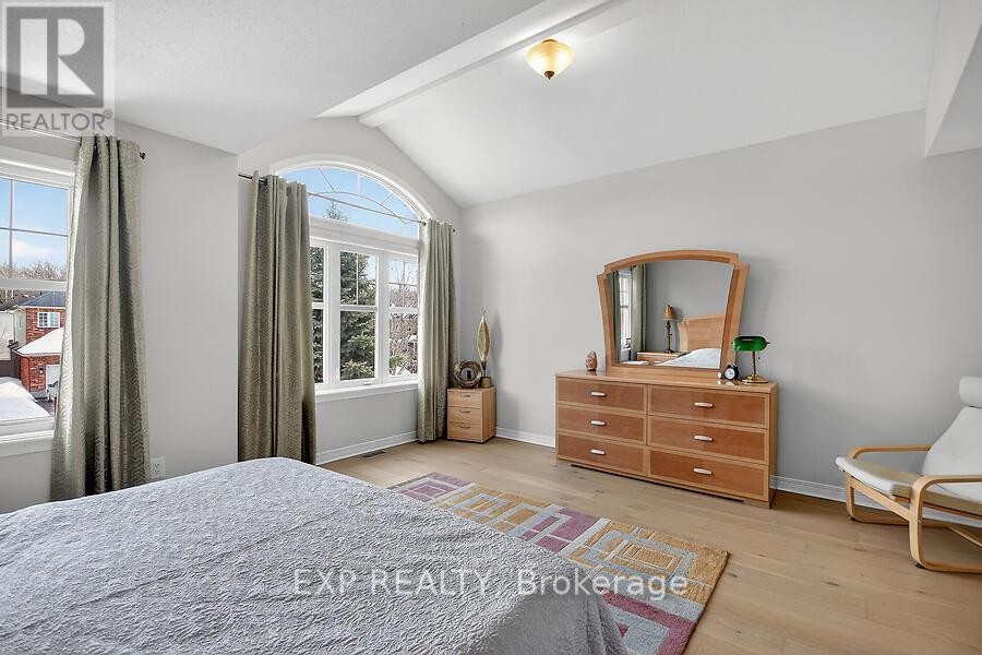 












4313 GOLDENEYE WAY

,
Ottawa,




Ontario
K1V2H2

