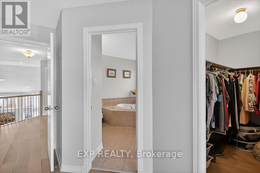 












4313 GOLDENEYE WAY

,
Ottawa,




Ontario
K1V2H2

