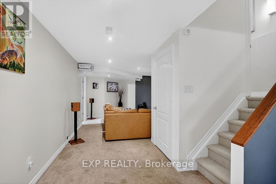 












4313 GOLDENEYE WAY

,
Ottawa,




Ontario
K1V2H2

