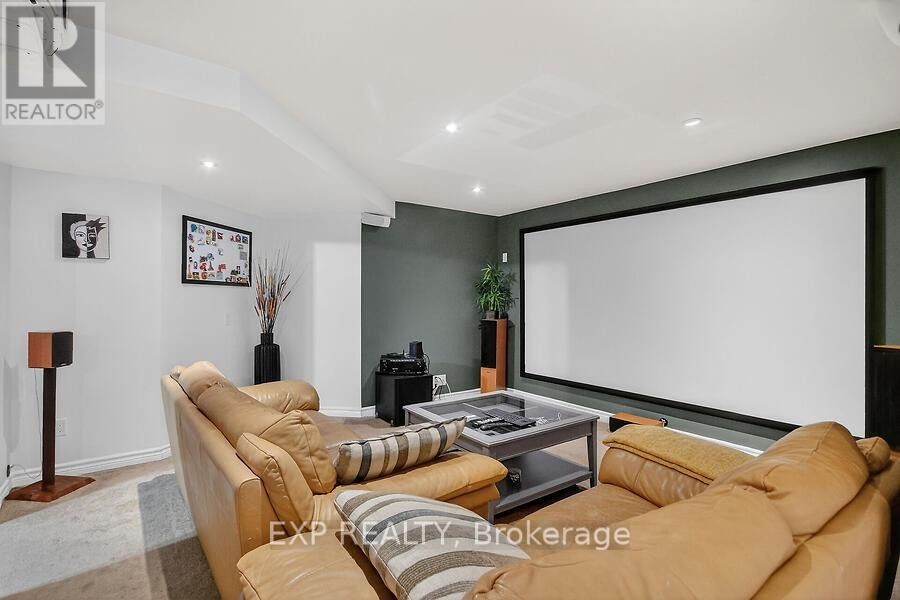 












4313 GOLDENEYE WAY

,
Ottawa,




Ontario
K1V2H2

